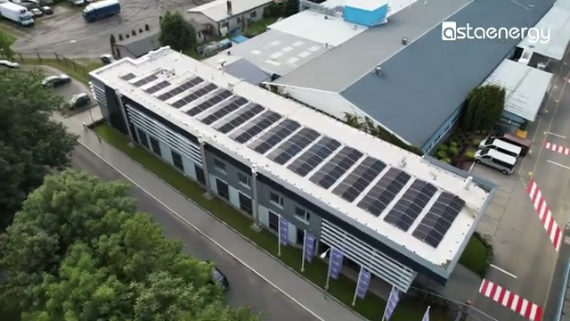 Instalacja fotowoltaiczna 50 kWp na dachu Seaking Poland w Czarnkowie.
