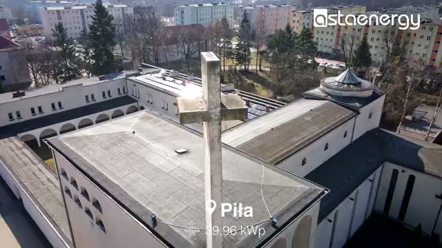 Kościół pw. św. Antoniego Padewskiego w Pile z instalacją fotowoltaiczną.