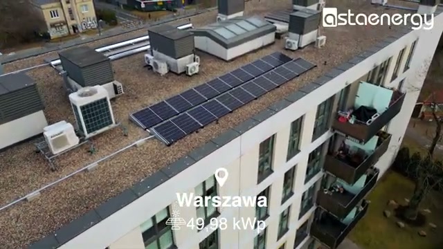 Moduły instalacji fotowoltaicznej 49,98 kWp – widok z drona.